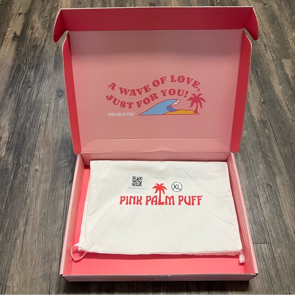 Pink Palm Puff Pink Gift Box With Large Multipurpose White Dust Bag Gift Bag - Picture 1 of 9